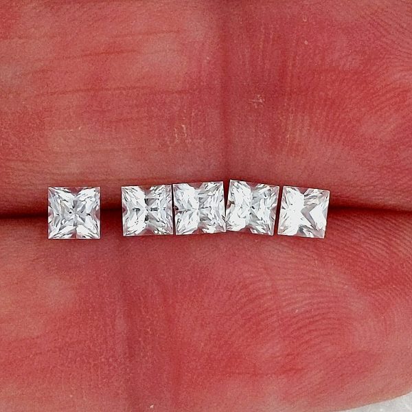 Sri Lanka (Ceylon) White Sapphire Princess Cut 3.5mm ~0.3carats each - Image 7