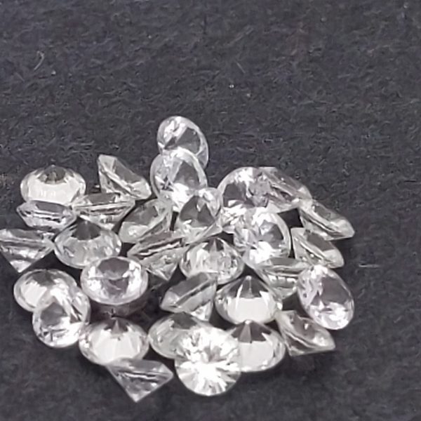 Sri Lanka (Ceylon) White Round Brilliant Sapphire -  2.5mm  - ~1.0 CTW - Image 3