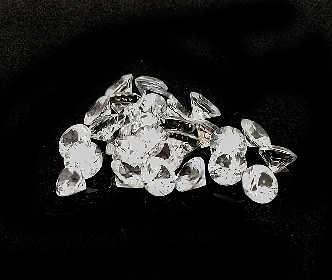 Sri Lanka White Round Brilliant Sapphire 3.0mm ~1.0 CTW - Simply Sapphires