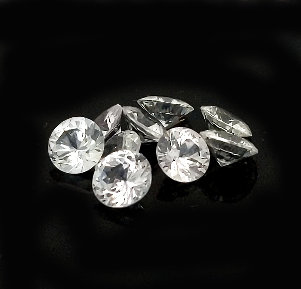 Sri Lanka (Ceylon) White Round Brilliant Sapphire 4mm .25cts Simply Sapphires
