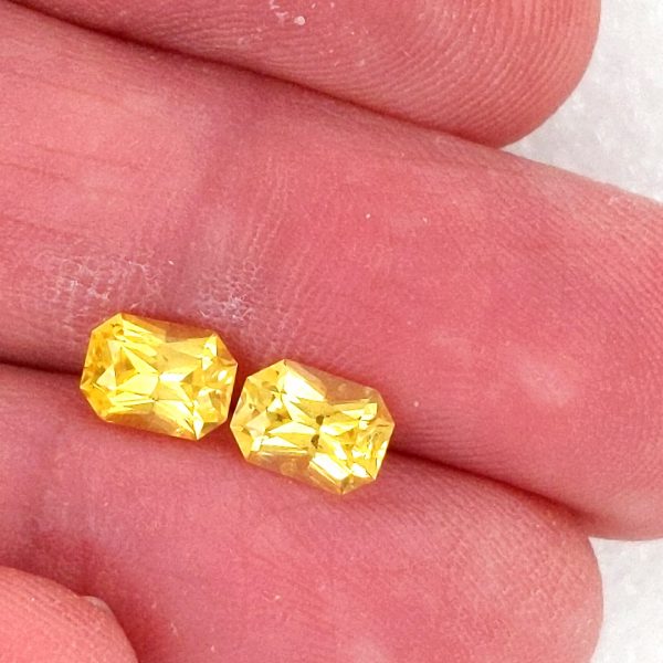Sri Lanka Yellow Emerald Radiant Cut Sapphire Pair 7x5mm 2.34 ctw - Image 2