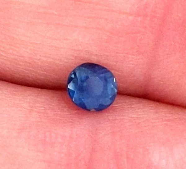 Round Royal Blue Sri Lanka Sapphire 0.40 Carats 4.2x4.2x2.9mm - Image 3