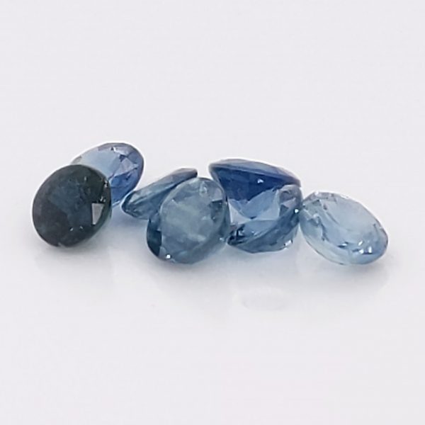 Set of 7 Blue Sapphire Rounds 2.57 carat total weight 4-4.5mm - Image 2