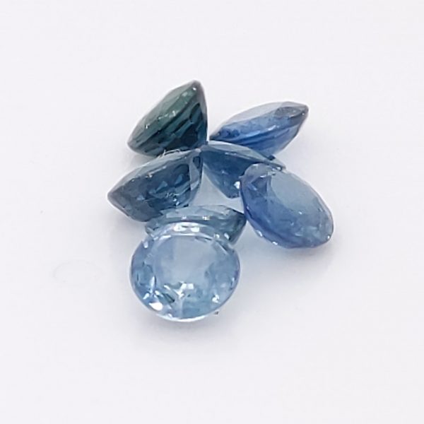 Set of 7 Blue Sapphire Rounds 2.57 carat total weight 4-4.5mm - Image 3