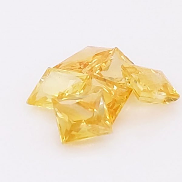 Square Yellow Sapphires 6 stones ~4mm each 1.99 Carats Total - Image 5