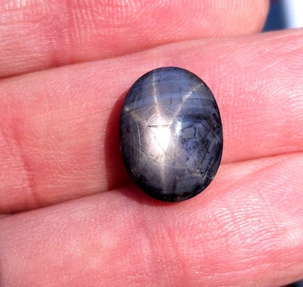 Indian Blue Star Sapphire 18.58 carats15.3x11.8x8.7mm - Image 2