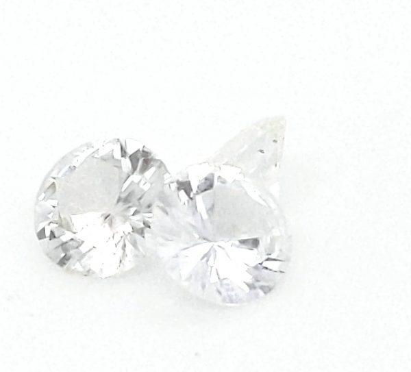 Sri Lanka White Round Brilliant Sapphire - 6mm - 0.70-.0.90 carats - Image 4