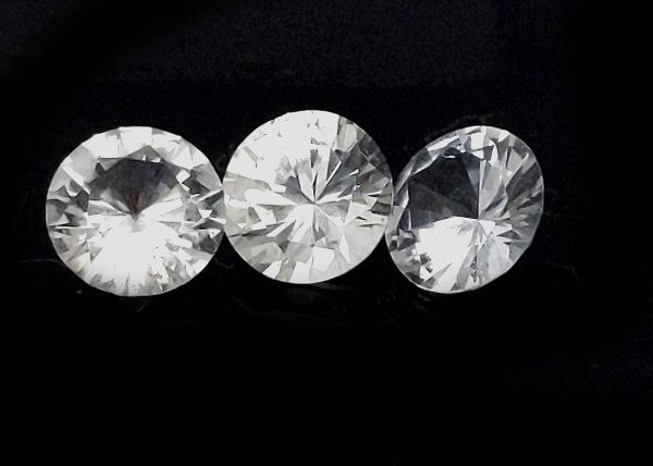 Sri Lanka White Round Brilliant Sapphire - 6mm - 0.70-.0.90 carats - Image 8