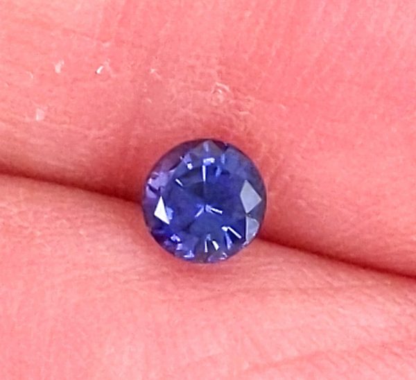 Sri Lanka Royal Blue Round Brilliant Sapphire 0.48 Carats 4.5mm - Image 9