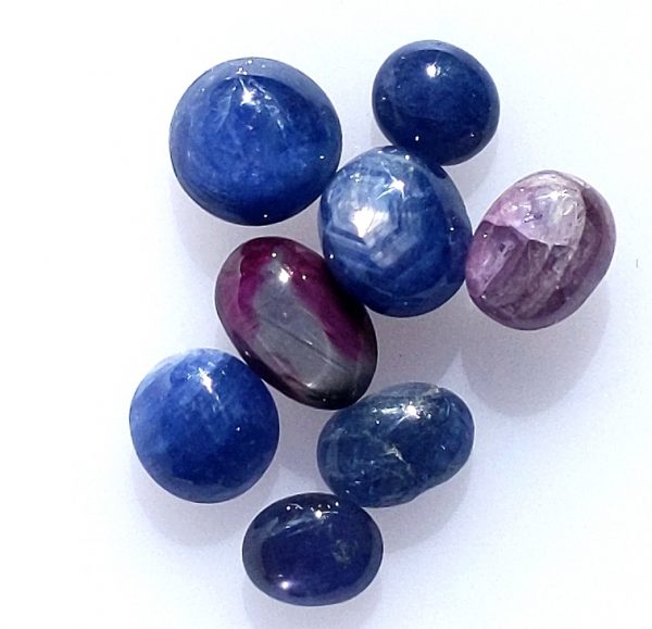 Mixed Sapphire Cabochons 21.8 Carats Total of 8 stones - Image 2