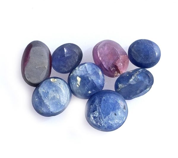 Mixed Sapphire Cabochons 21.8 Carats Total of 8 stones - Image 5