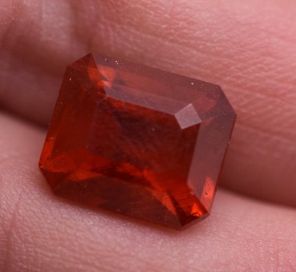 CGL Certified Spessartite Garnet Emerald Cut 9.48 Carats 12.1 x 10.2 x 7.7 mm - Image 4