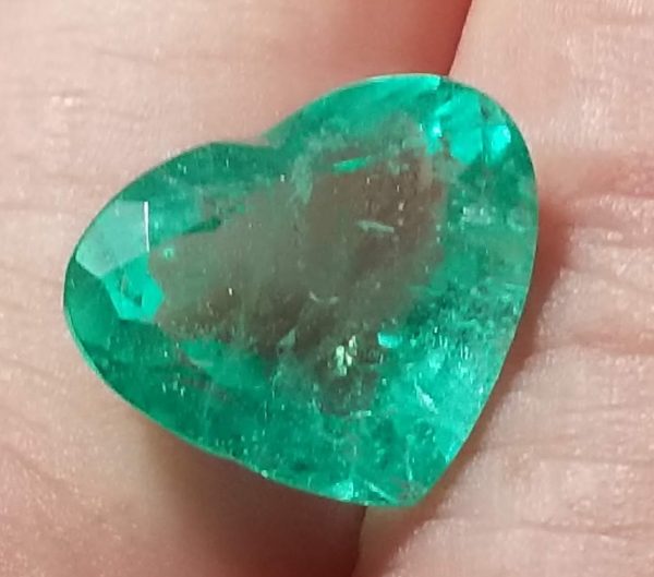 AGL Certified Colombia Emerald Fancy Heart Cut 5.76 Cts 12.8x10.4mm - Image 6