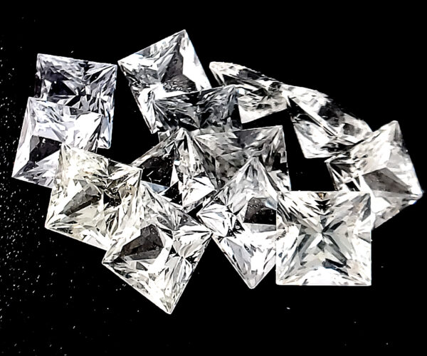 Sri Lanka (Ceylon) White Sapphire Princess Cut 4mm - 0.44carats - Image 7