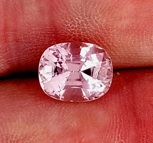 Certified Pink Unheated Tourmaline 3.51 carats 10.45x8.49x6.45mm - Image 2