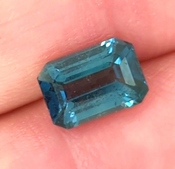 CGL Certified Unheated Teal Blue Emerald Cut Sapphire 2.14 Carats 8.39x5.83x3.88mm - Image 12