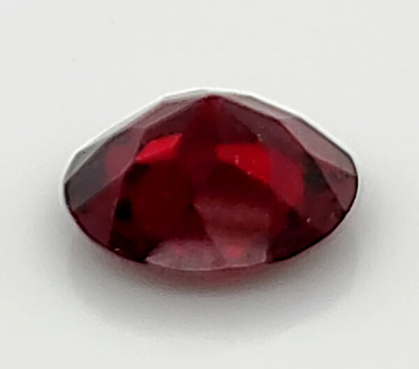CGL Certified Rhodolite Garnet Round 4.78 Carats 10.9x10.9x5.47mm - Image 8