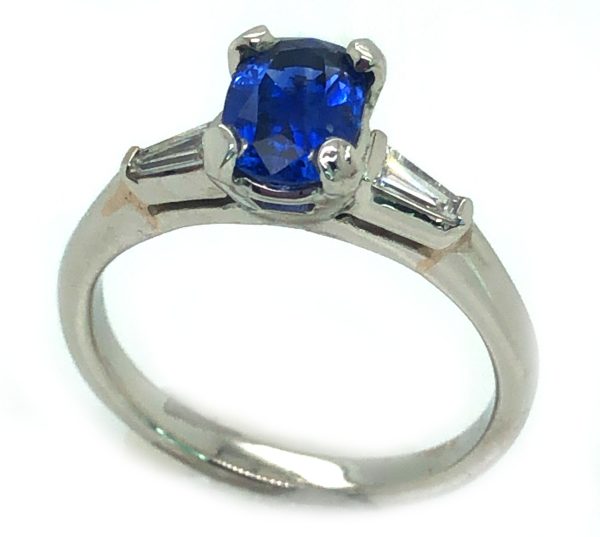 Cushion Ceylon Sapphire Diamond Baguette Platinum Ring 1.29 ctw - Image 6
