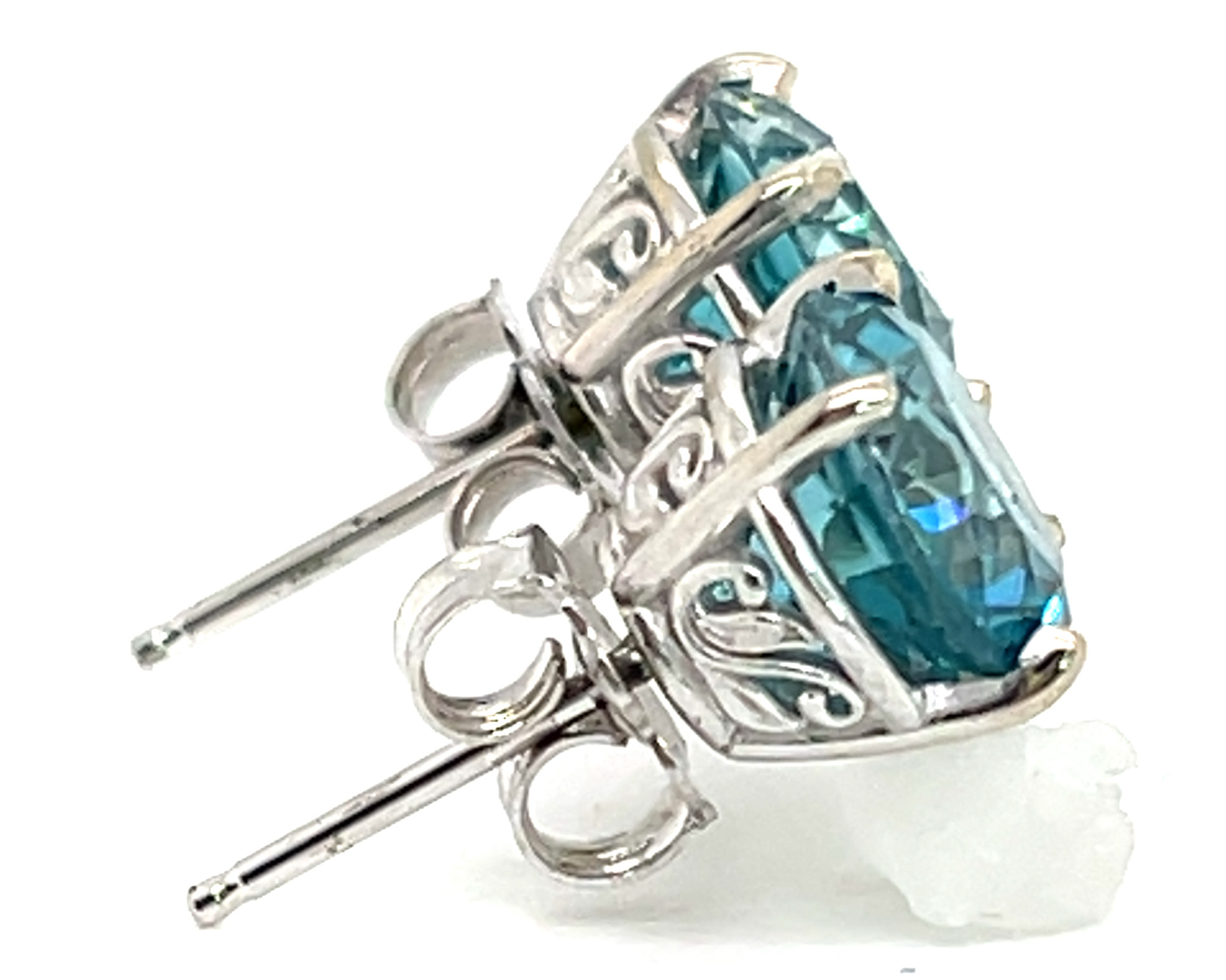 Large Electric Blue Zircon (H)* Studs 14KWG 5.15 ctw NEW ITEM - Image 5