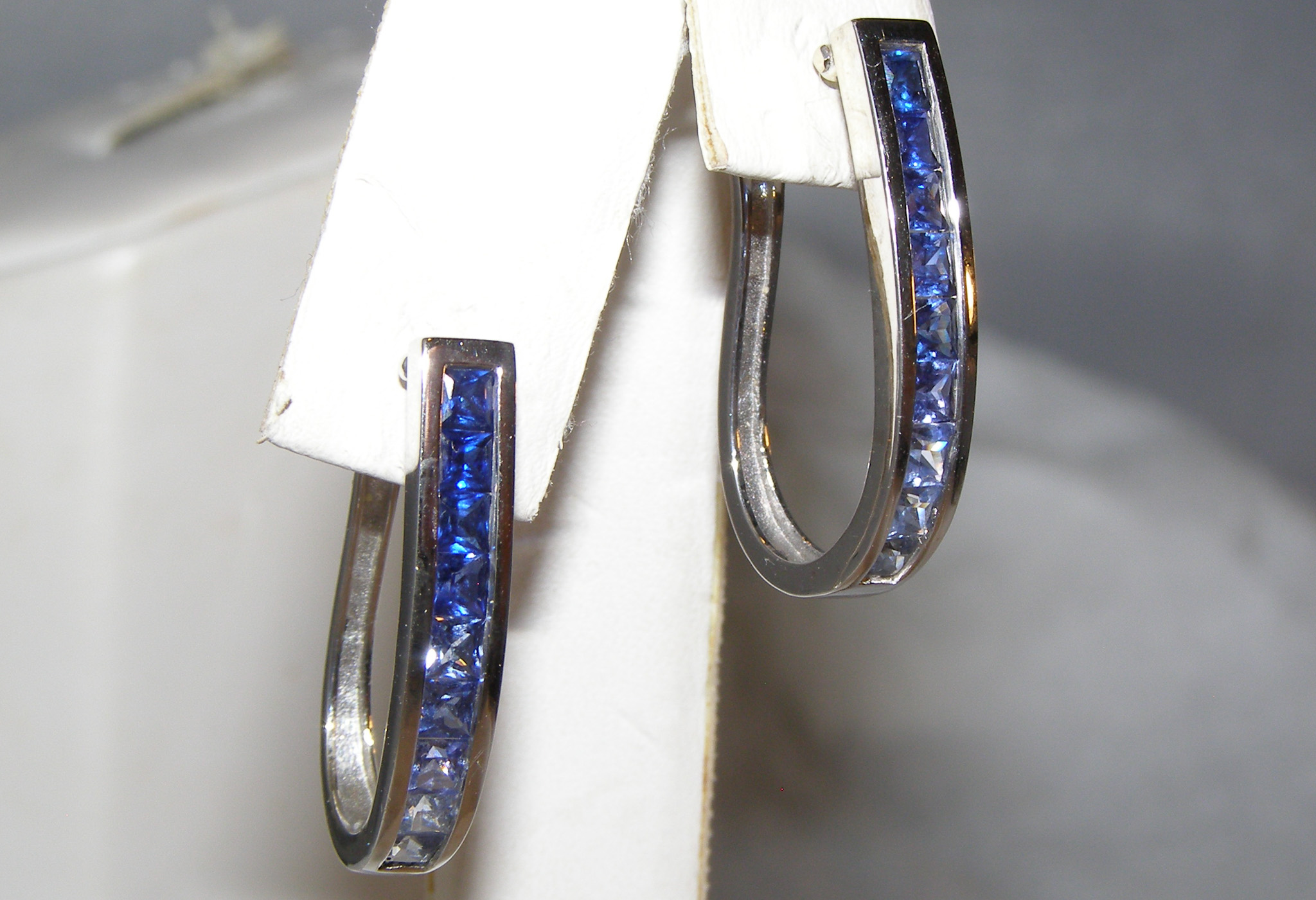 Princess Cut Blue Ombre Sapphire (H)* Hoops 14KWG 1.80 ctw - Image 5