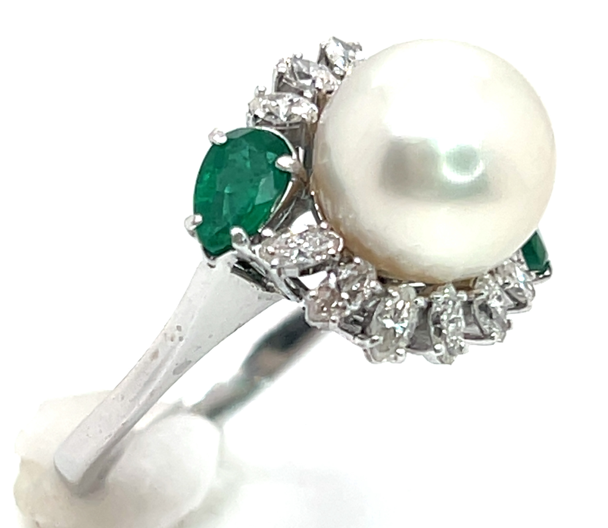 Elegant Pearl (N)* Diamond Halo Emerald Ring 9.7 mm Pearl 18KWG 1.00 ctw NEW ITEM - Image 3