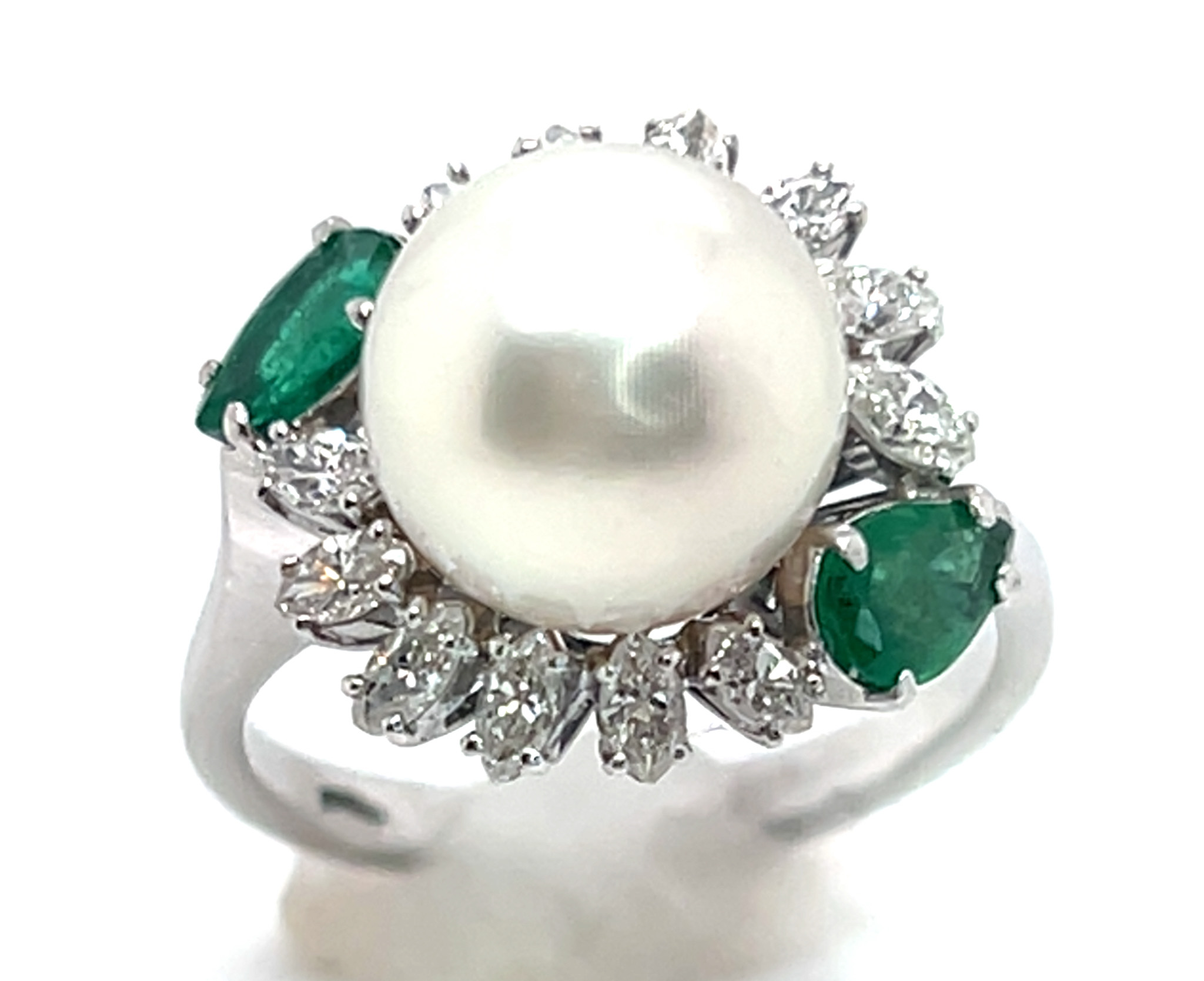 Elegant Pearl (N)* Diamond Halo Emerald Ring 9.7 mm Pearl 18KWG 1.00 ctw NEW ITEM - Image 4