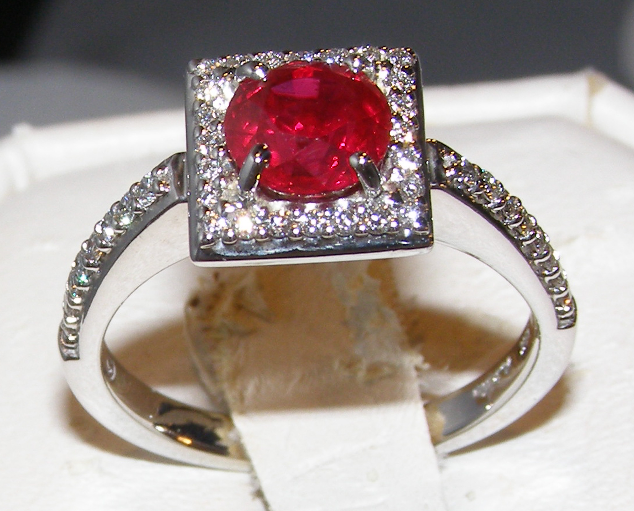 GIA Certified “Pigeon Blood” Vivid Red Ruby (H)* Designer A. Jaffe Diamond Ring 14KWG 2.00 ctw - Image 5