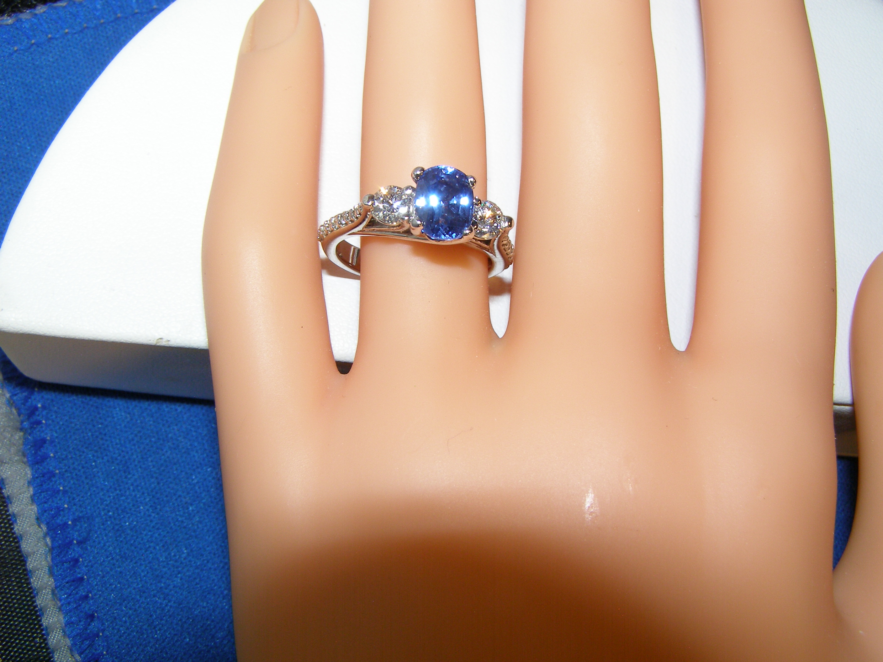 Gorgeous Ceylon Sapphire Diamond Ring 18KWG 2.86 ctw